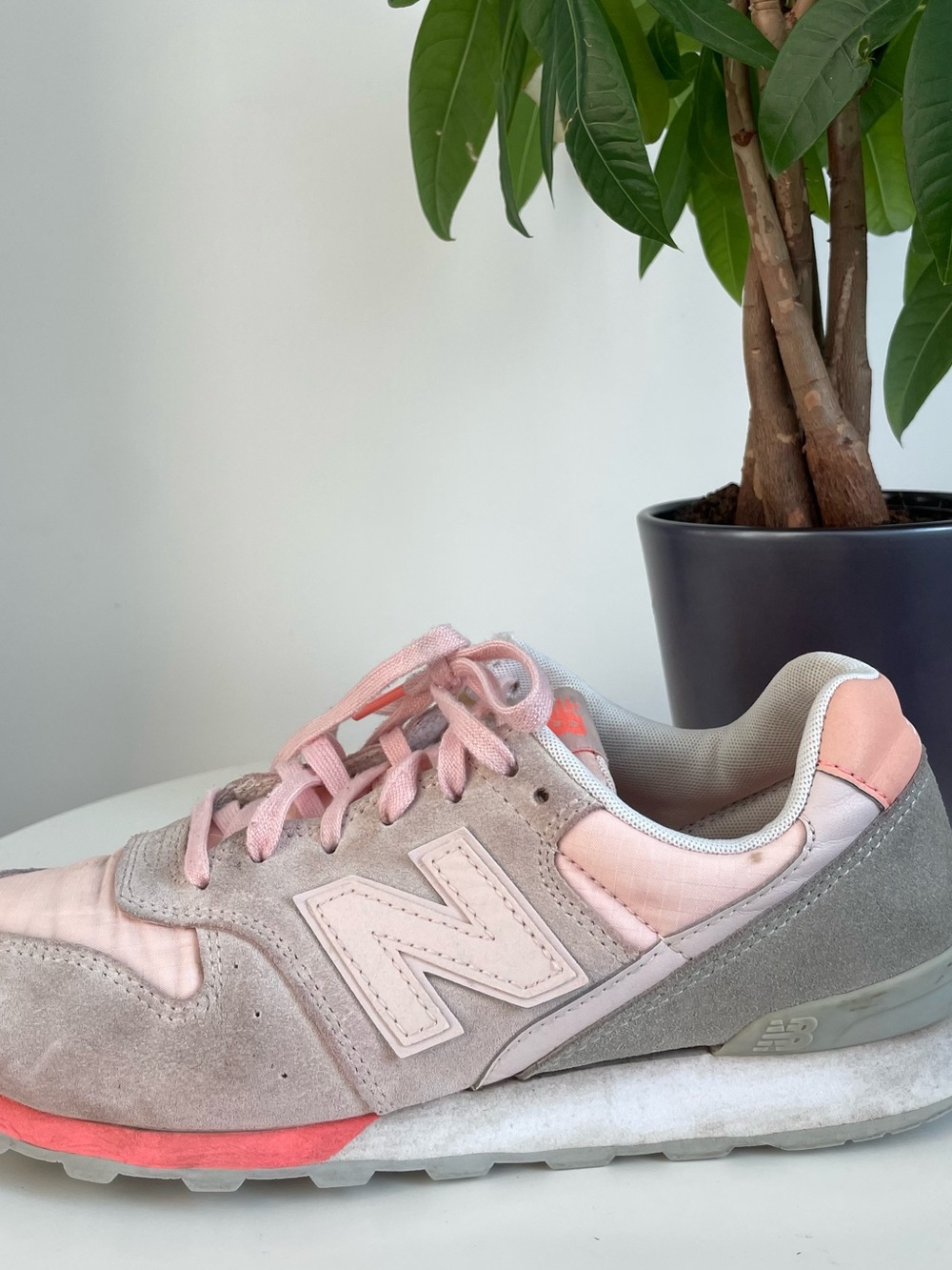 Women Size 8 New Balance Classic Pink Grey WL696STG Shoes